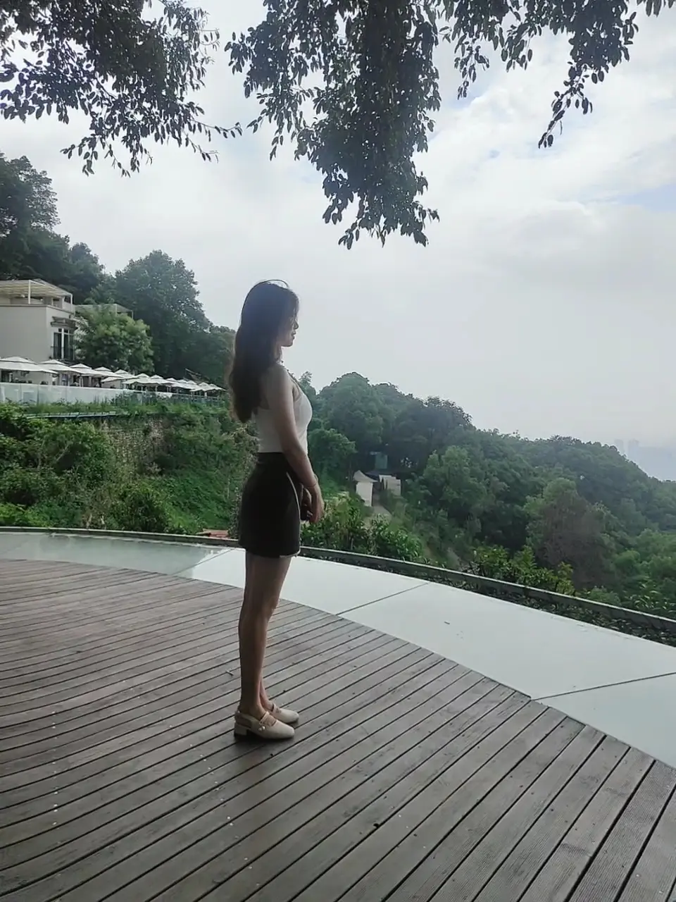 站在自己的角度理解别人，站在别人的角度释怀自己