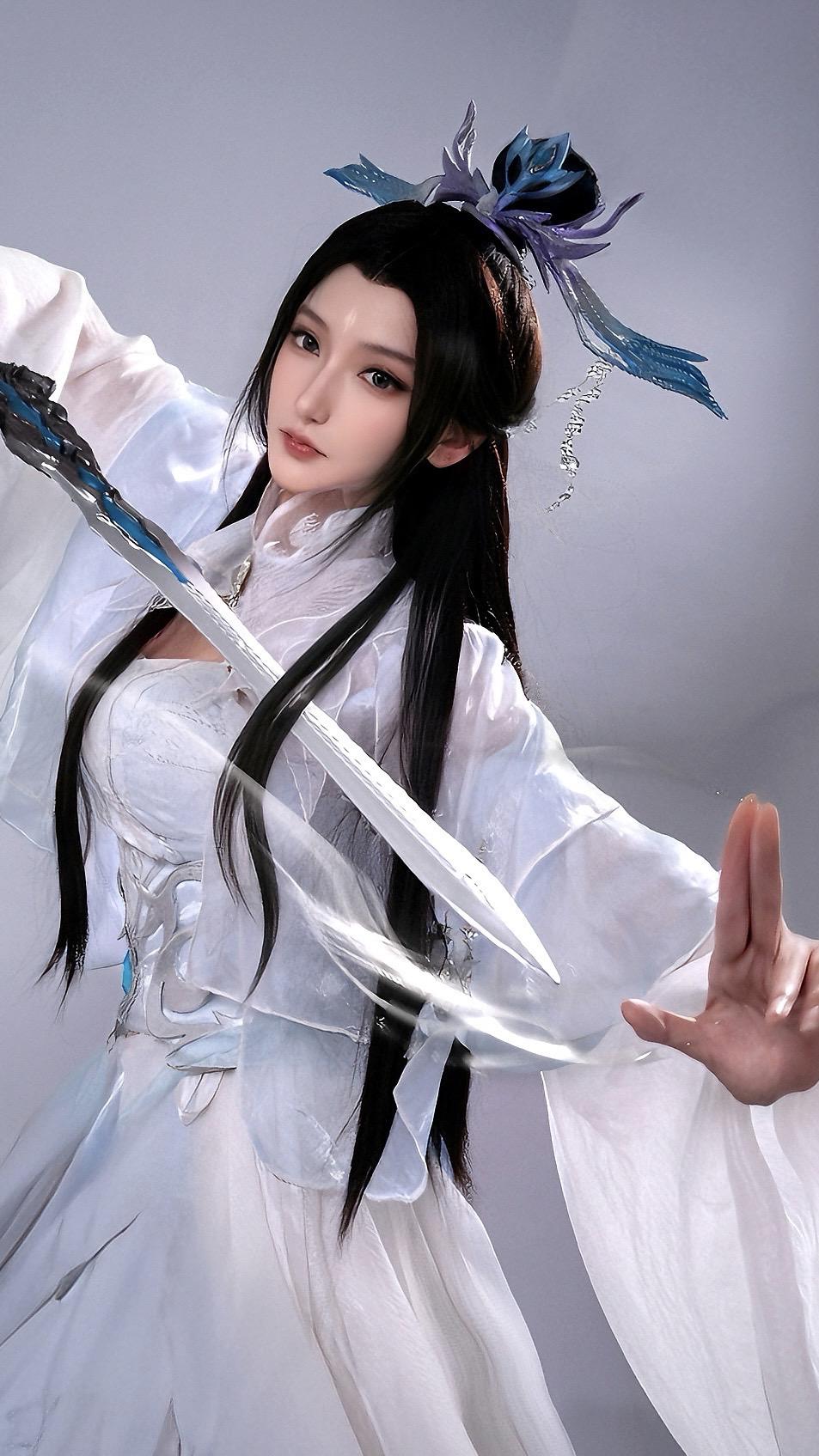 煌煌天威，以剑引之。