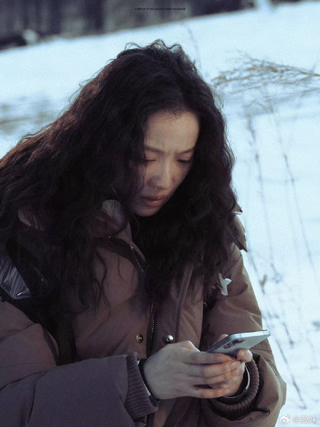 倪妮又有人生镜头了隐身的名字 走廊那段表演真的封神了，全程克制得让人心疼，眼泪在