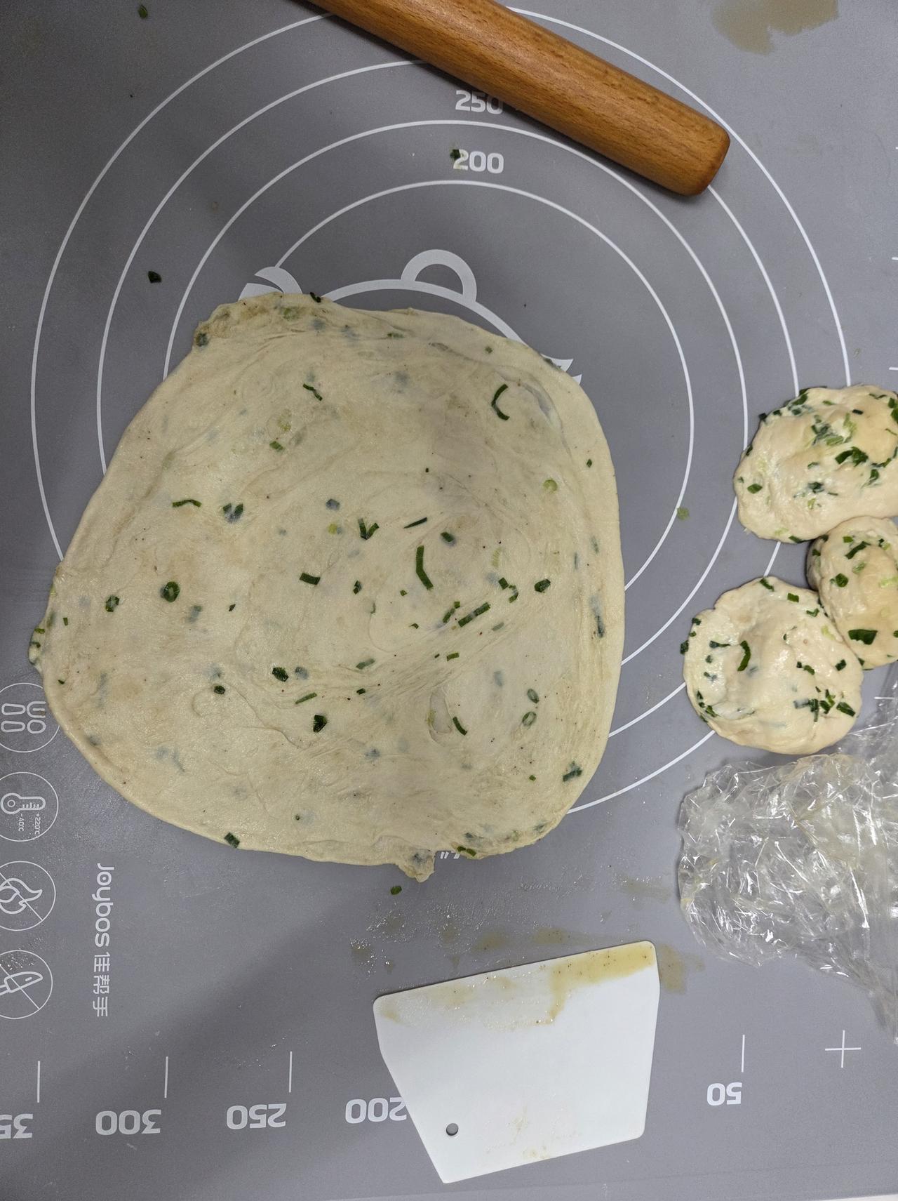 90后全职宝妈带娃日记

娃娃的快乐真的超级简单。今天去逛菜市场，看到后边有个滑