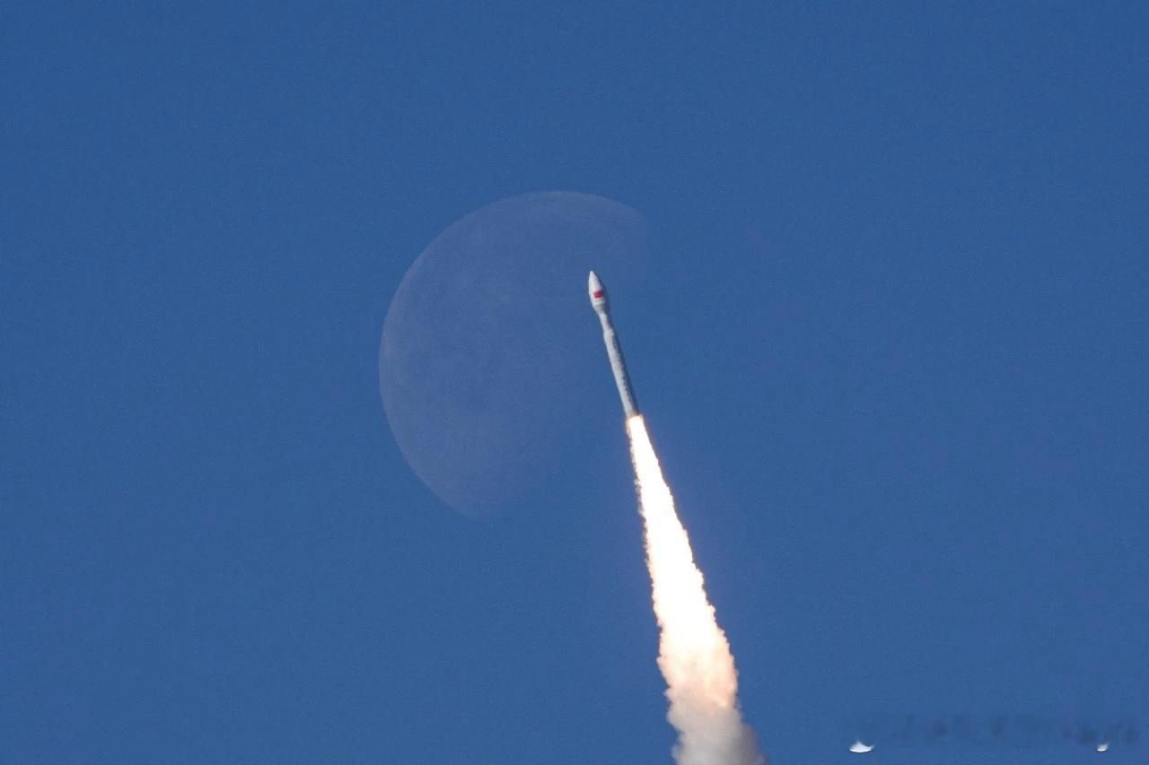 北京时间今天12时03分，我国在酒泉卫星发射中心使用力箭一号运载火箭，成功发射阿