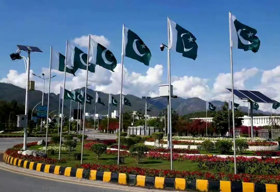 刷到一个网友的评论，他说如果美国和伊朗在巴基斯坦的谈判最终能够取得成功的话，那么