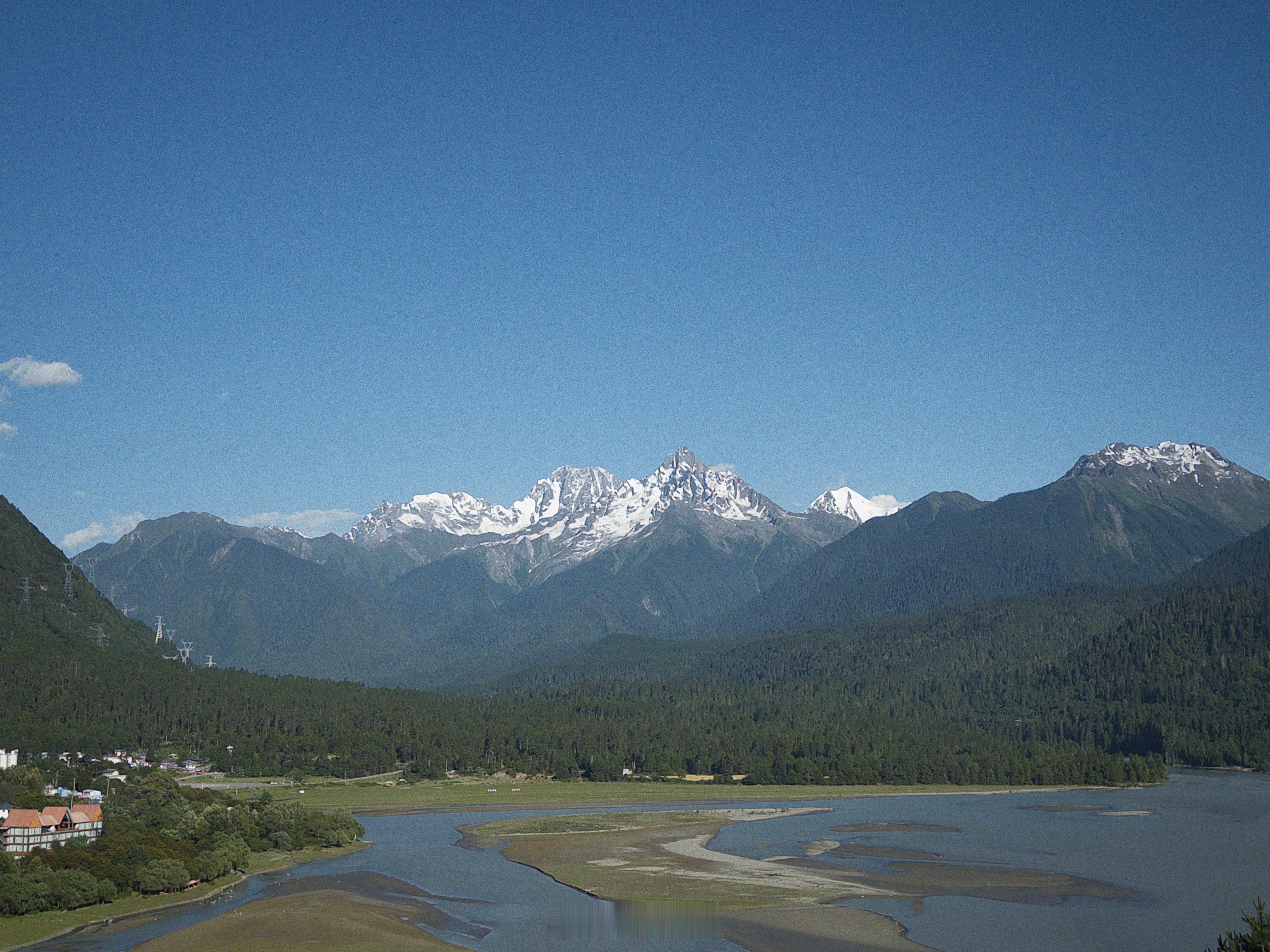 今天此刻这个云量，傍晚日照金山基本没跑儿了～ 林芝·古乡湖景区