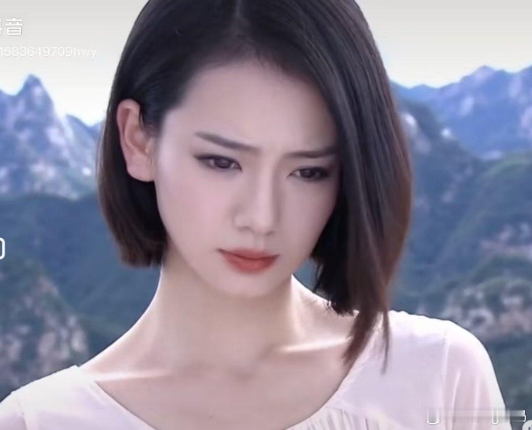 戚薇撞脸金晨这跟金晨不是一模一样？？早期的她是真美 