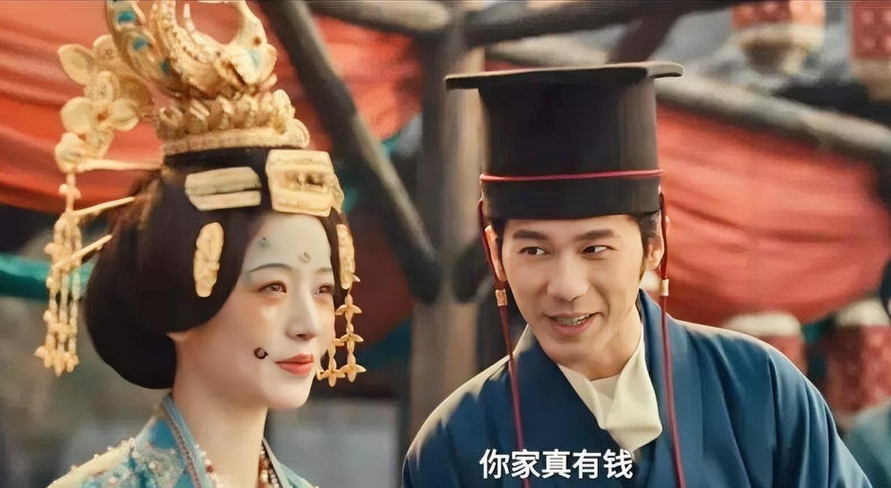 郭威全家老小瞬间在刑场死绝，董氏站在军营里，成了唯一的活口。
她原本只是个寻常