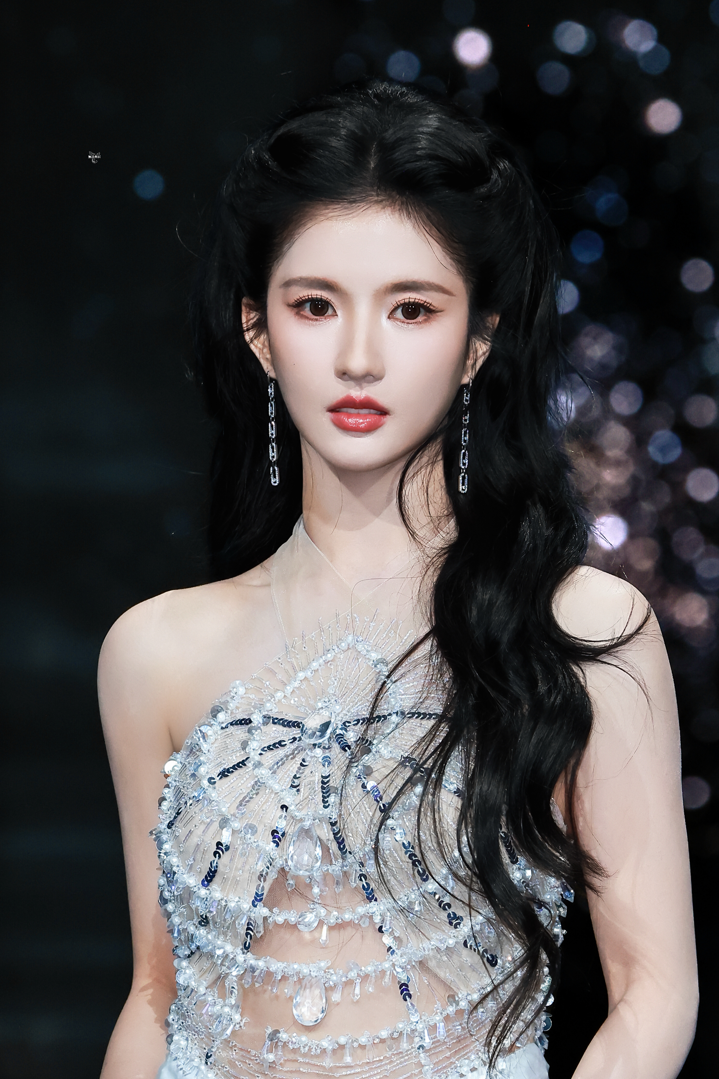 天塌了有刘些宁的脸顶着微博之夜红毯 .微博之夜出图