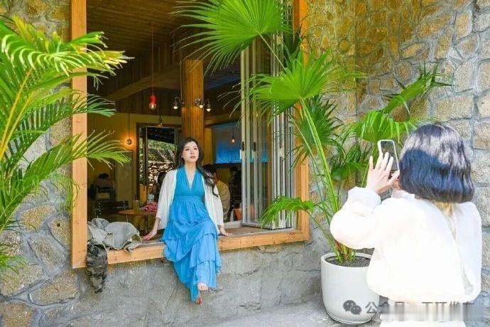 在玉环咖啡遇蟹更鲜甜 谁能想到，玉环山沟里的废弃水电站，竟成了日均600人的网红