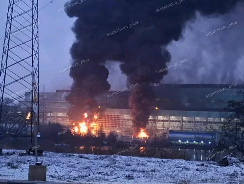 欧洲新闻网消息，当地时间25日，乌克兰国防部网站发布的视频显示，当天乌军使用远程