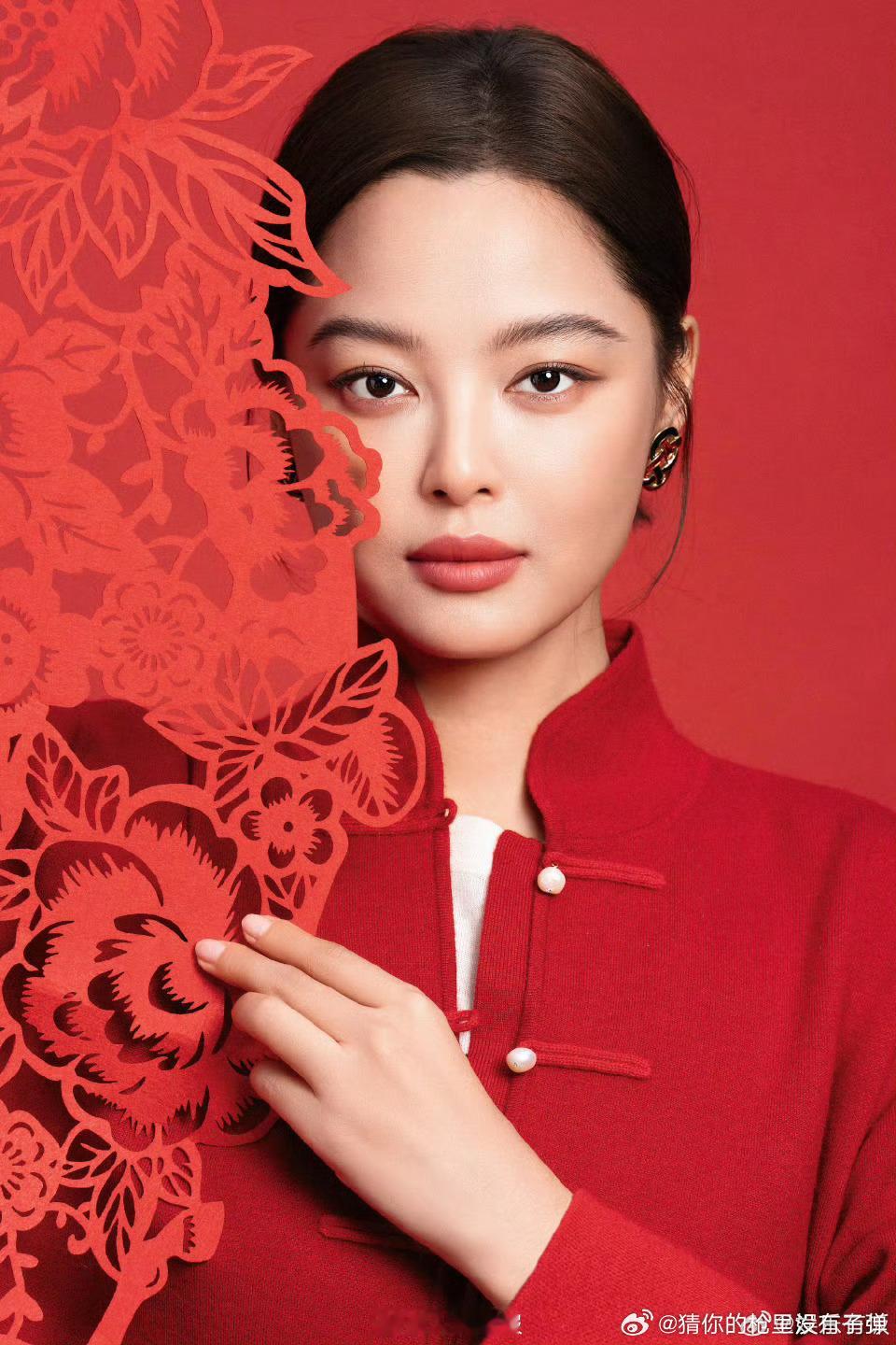 辛芷蕾人民画报正刊封面国际影后对话国家级叙事，辛芷蕾登人民画报正刊封面，风骨与实