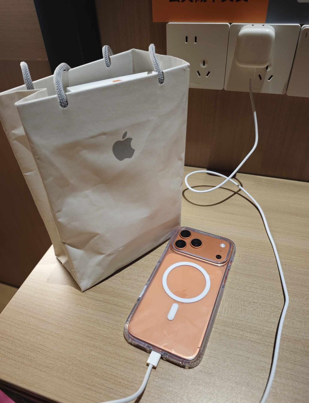 为了旅行拍照 拿下人生中第一部iPhone
为了旅行拍照拿下的iPhone 这波