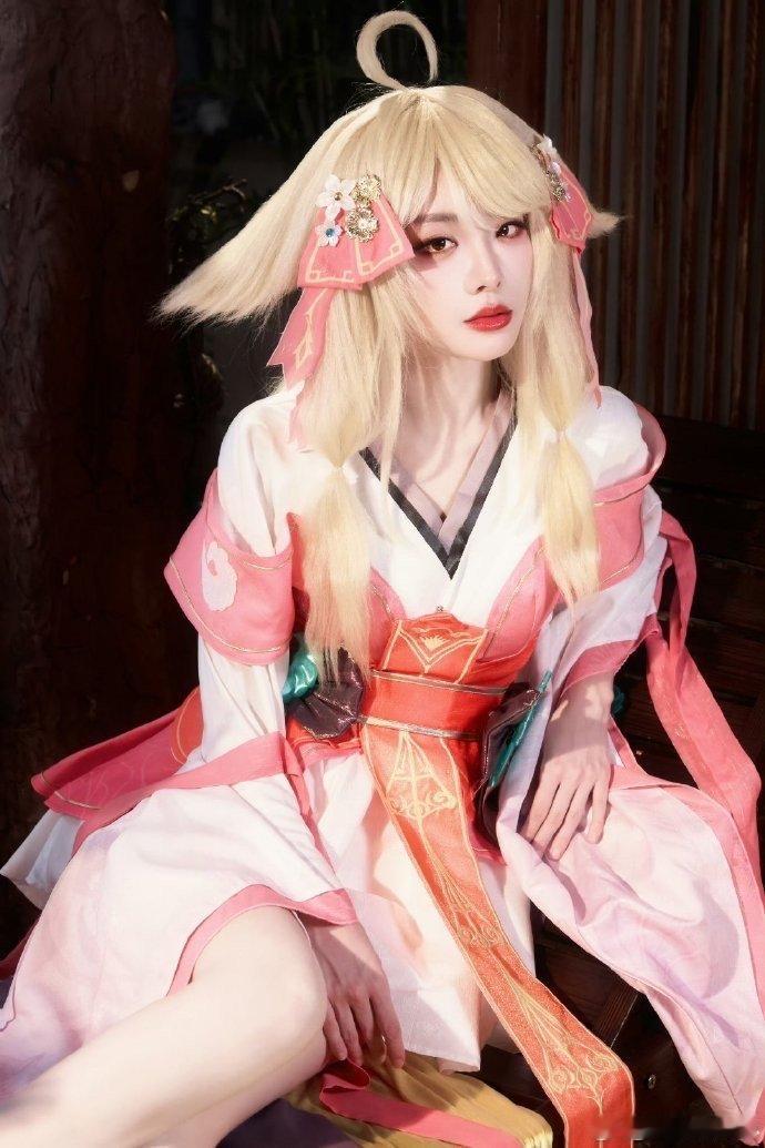 喻言cos狐妖小红娘太萌了 极致反差才是绝杀！平时又飒又 A 的喻言，扮上涂山红