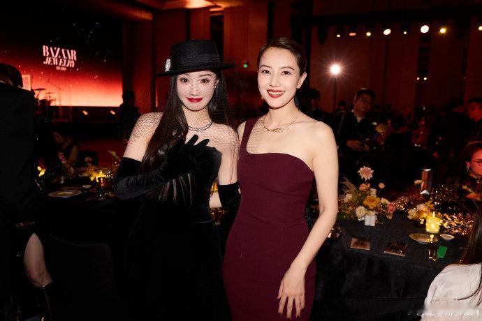 王鹤润晒与高圆圆合照王鹤润追星成功高圆圆 王鹤润追星成功高圆圆 