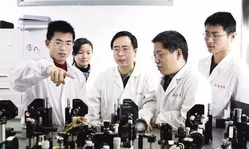 在浩瀚的历史长河中，有一句话一直激励着无数仁人志士：国家强盛，人才为本。试想，一