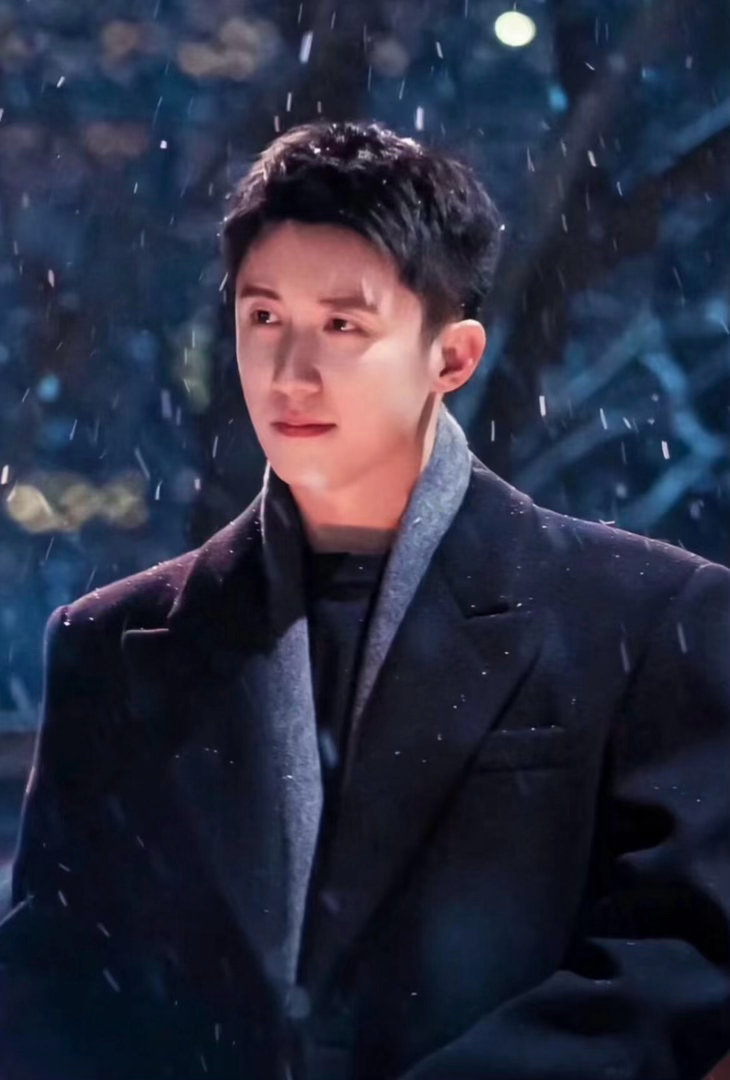 黄景瑜完全韩娱欧巴来的 清冷又苏感十足，眼神一抬又欲又撩——黄景瑜这气质简直是从