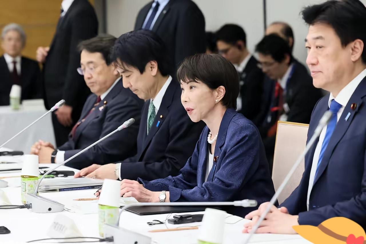 4月16日，日本终于撑不住了！
​日本政府正式官宣：下个月开始，往市场上扔出50