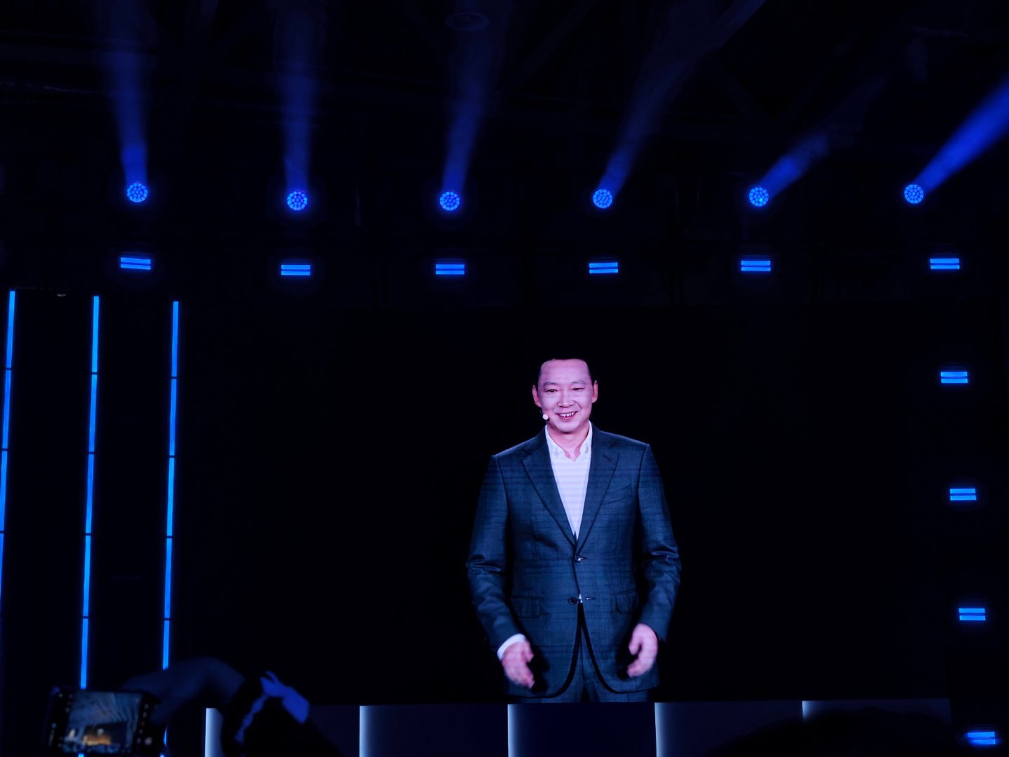 在荣耀全球开发者大会2025上，CEO李健把MagicOS 10的核心玩法说透了