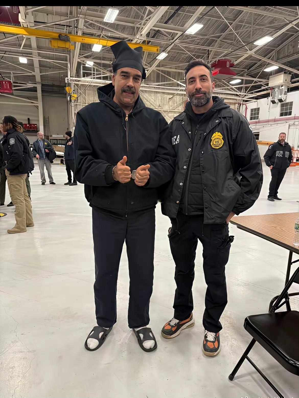 特朗普称已抓获委内瑞拉总统 黄鹅孝子贤孙们 又替马杜罗 担心上了 又哭上了 殊不