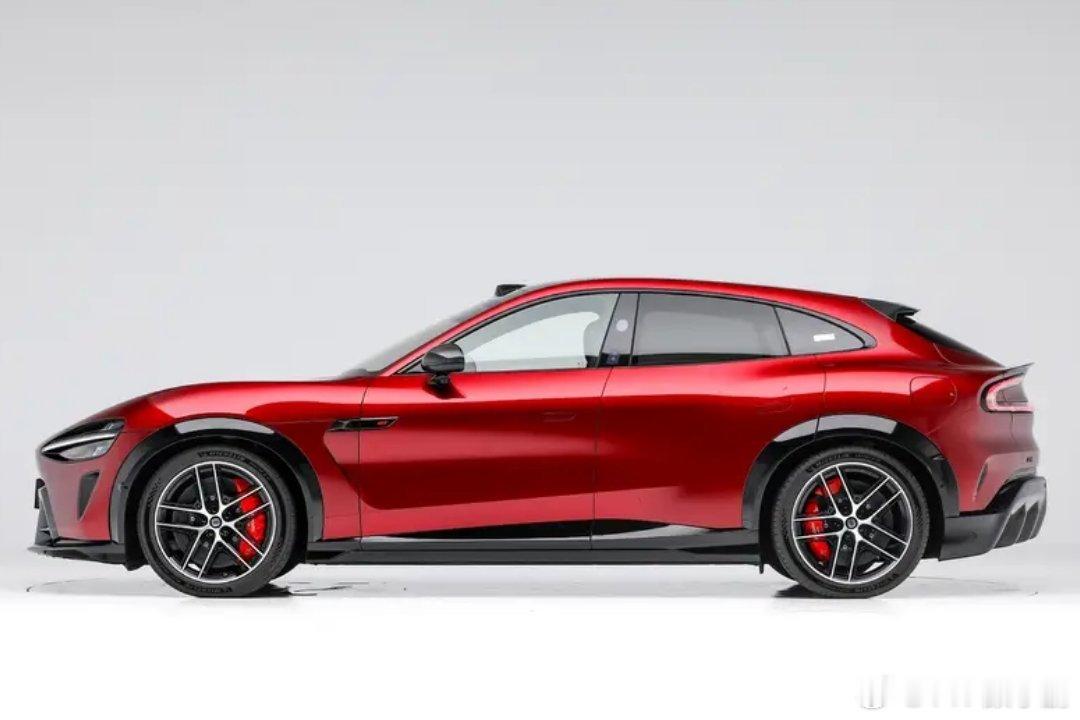 我一直都不太看好“轿跑suv”这个品类。因为从产品价值角度出发，买轿跑要的是帅气