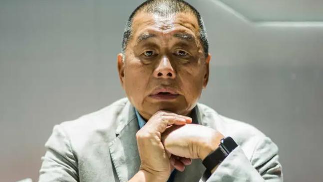 就在今天，乱港黑手黎智英，自食恶果。
反中乱港黑手、香港“壹传媒”集团创办人黎智