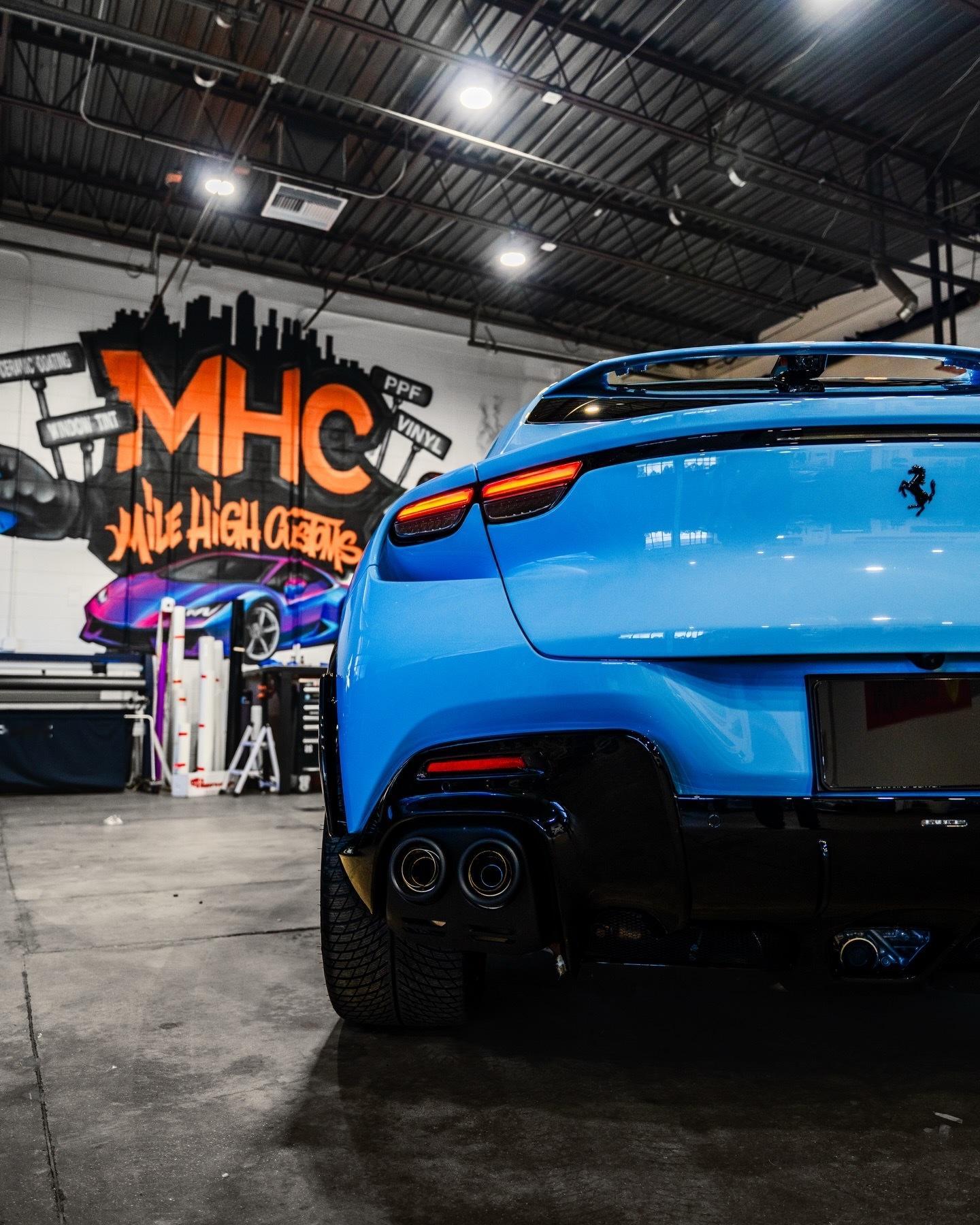 法拉利Purosangue进行全方位保护！- 全身采用llumarfilms P