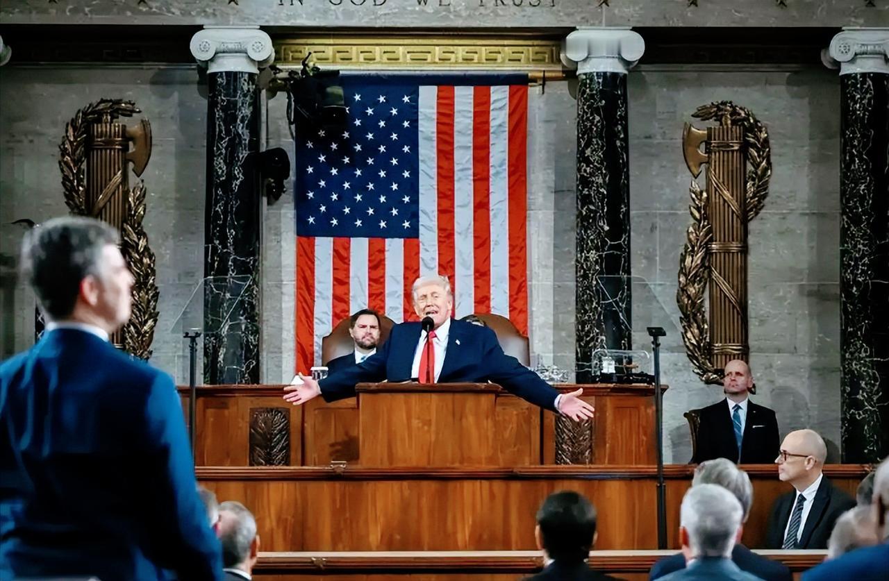 特朗普突然喊停先不打伊朗，他还有另外一场硬仗要打，其实这根本不是心软，而是布下了