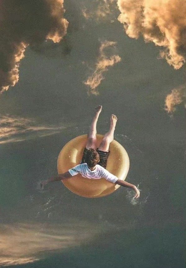 太害怕别人的负面评价，你的生活就永远是他人欲望的合集。——马克·曼森
