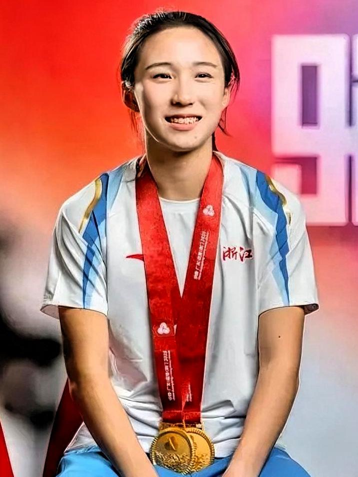 赛场敢绝杀，生活不装！国人偏爱少女飞人陈妤颉的五个理由


1、性格真实不装，被