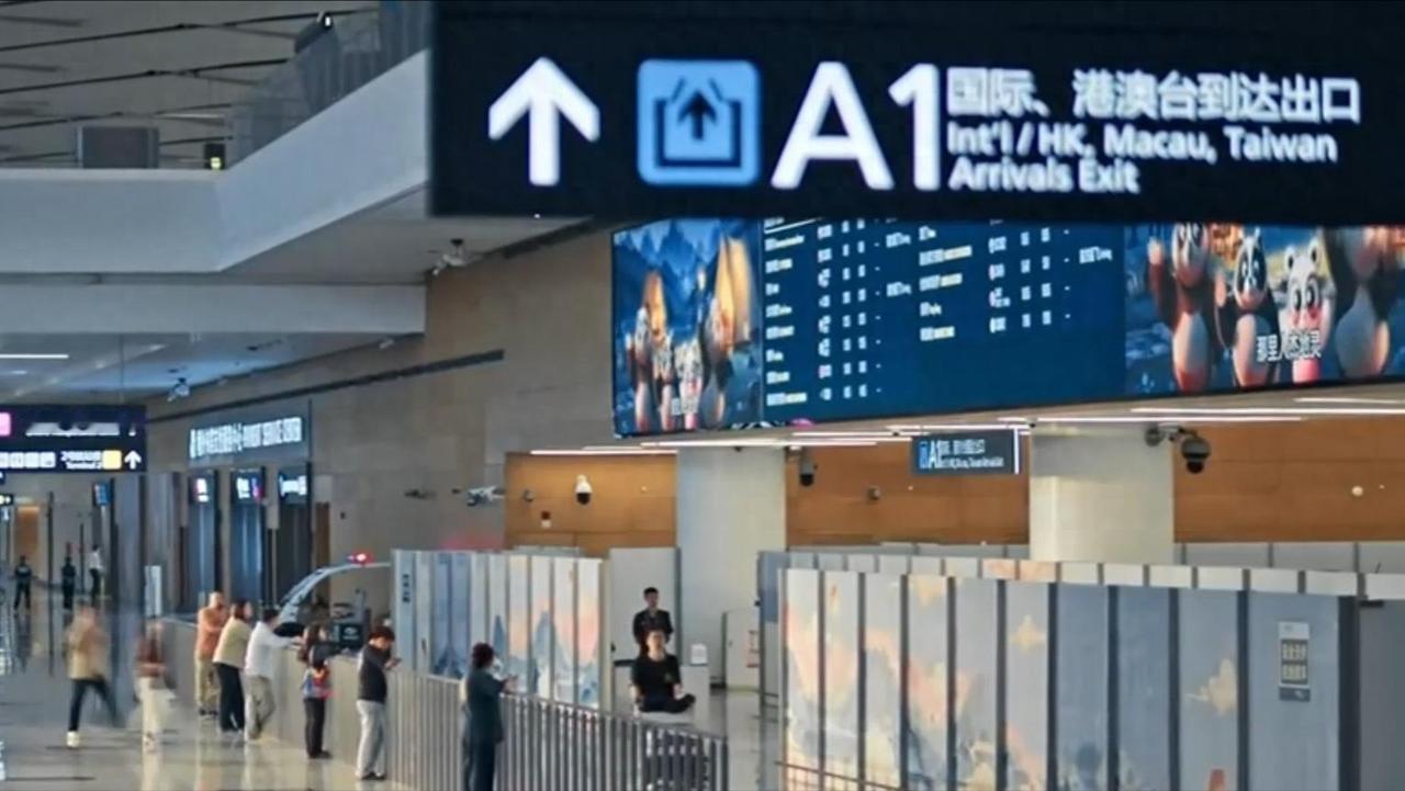 2026年，一起高额机票退票扣费事件，暴露了航空退改规则的行业乱象。

消费者林
