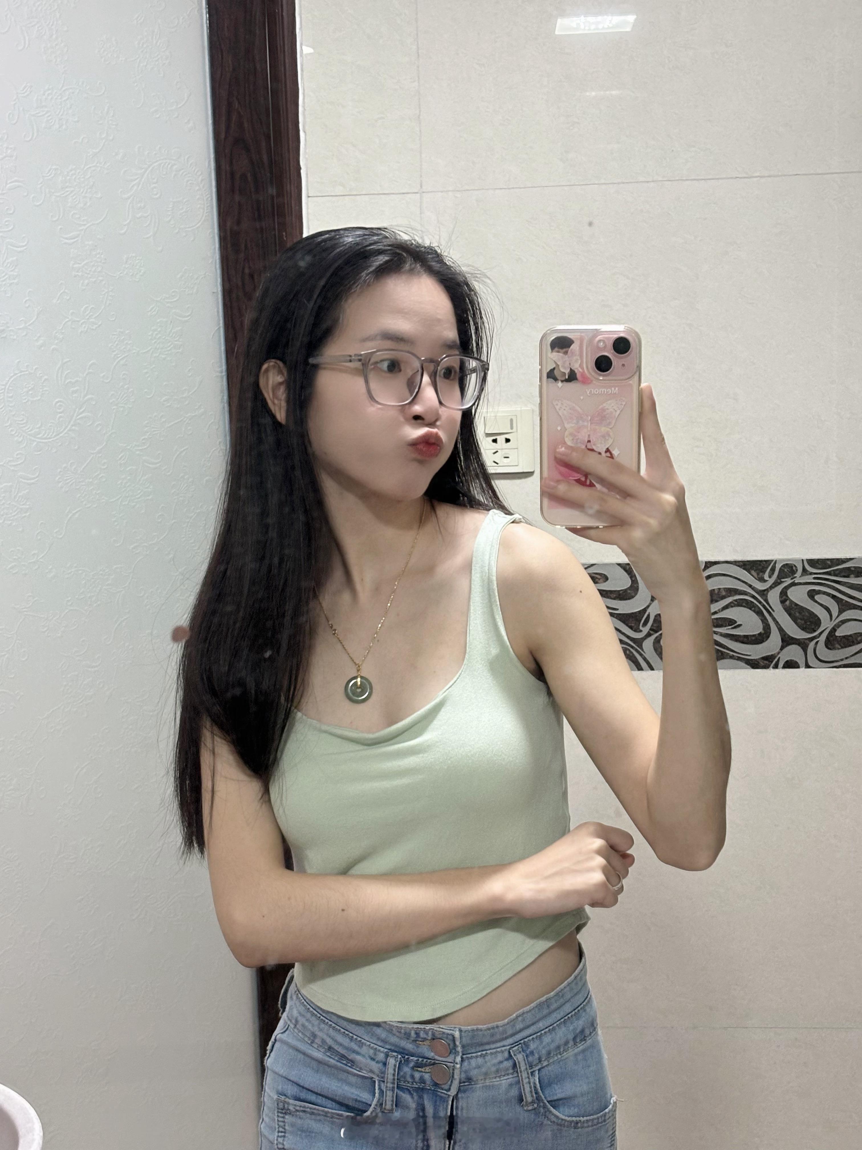 我的小周末🥳之只有一天明明昨天还可以穿短袖吊带的天气今天已经冷的瑟瑟发抖🥶 
