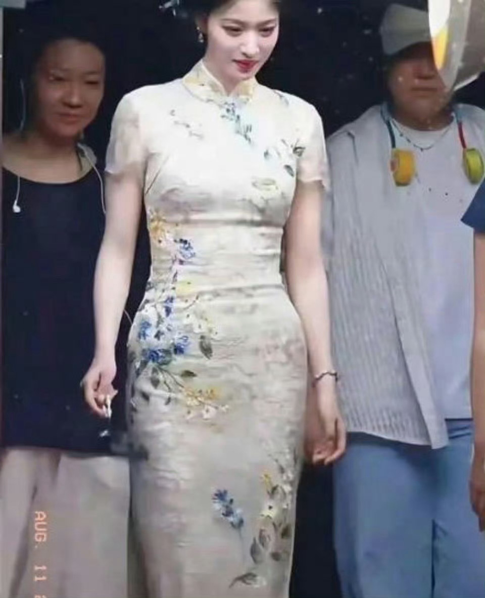 王楚然的胯是真实的吗？！一眼看过去好大的冲击力 檀健次王楚然吻戏看热了 