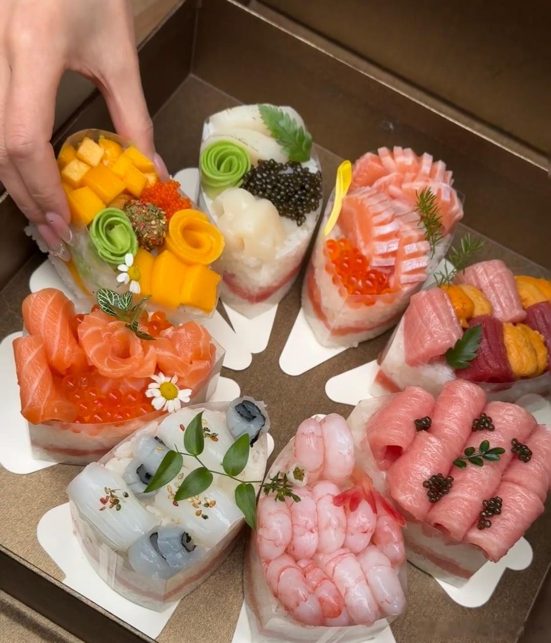 外卖已经进化成这样了吗不止送餐，万物都能即时送达，还有明厨直播、各类贴心功能加持