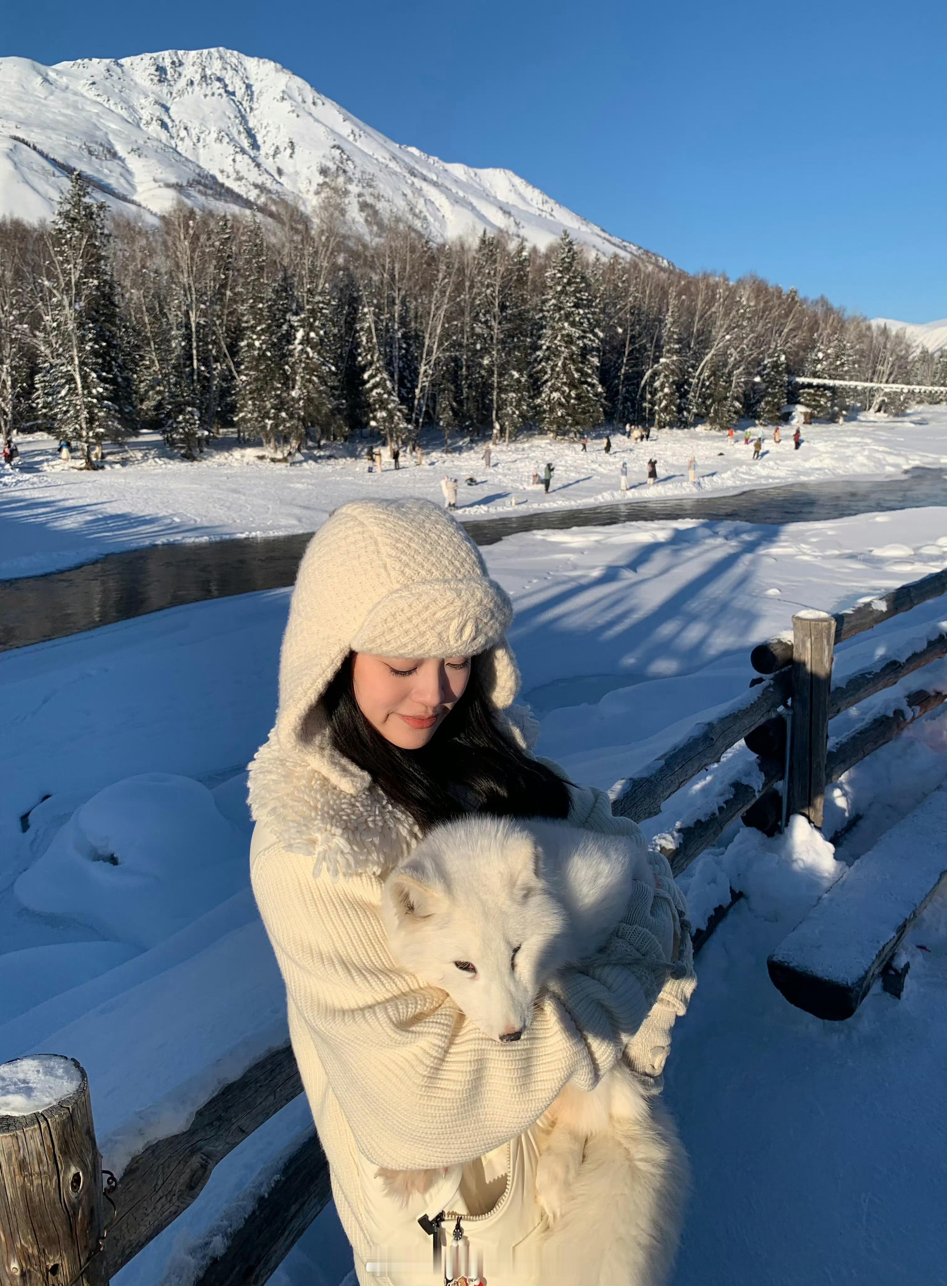 JackeyLove女友55分享旅游照：手机丢了也还是变出来了几张照片 bye 