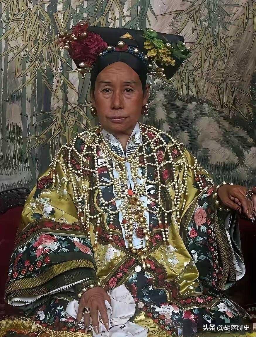 就这样一张脸真白瞎了这么多金银珠宝首饰！