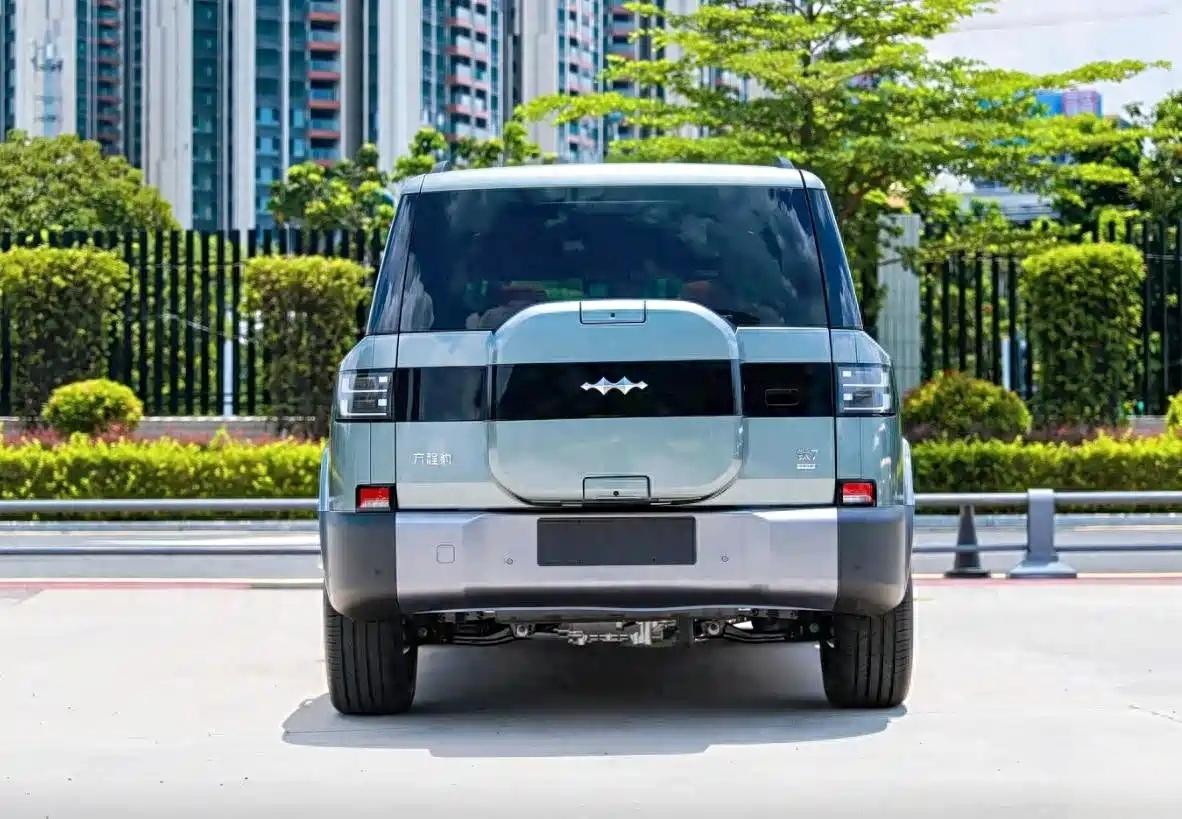 方程豹钛7：17.98万起，硬派混动SUV新标杆方程豹钛7作为品牌旗下中大型大五