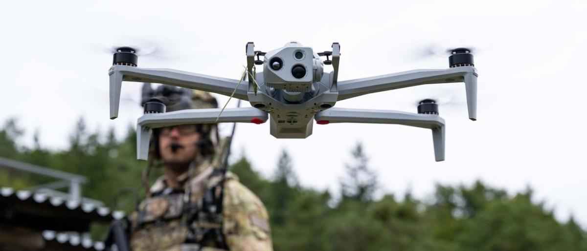 普京底牌告急！
12万架蜂群压境，俄防空与经济双线崩溃？
 
4月15日，乌克兰