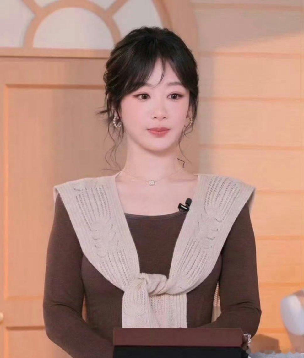 杨紫今日直播状态，打几分 ​​​