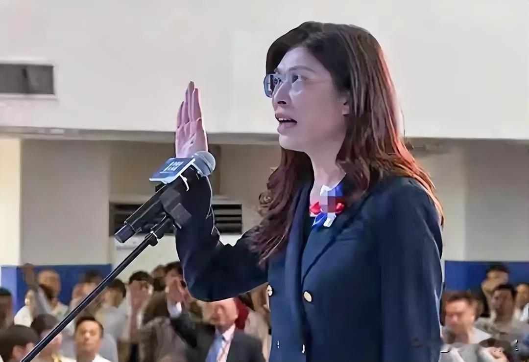 郑丽文刚刚就任，就遭到“本土”派的“逼宫