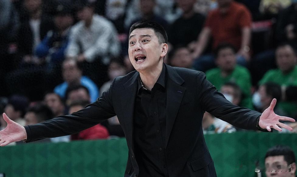如果郭士强下课！个人认为，继任者可能从以下五位候选中产生。
1、杜峰 
今年45