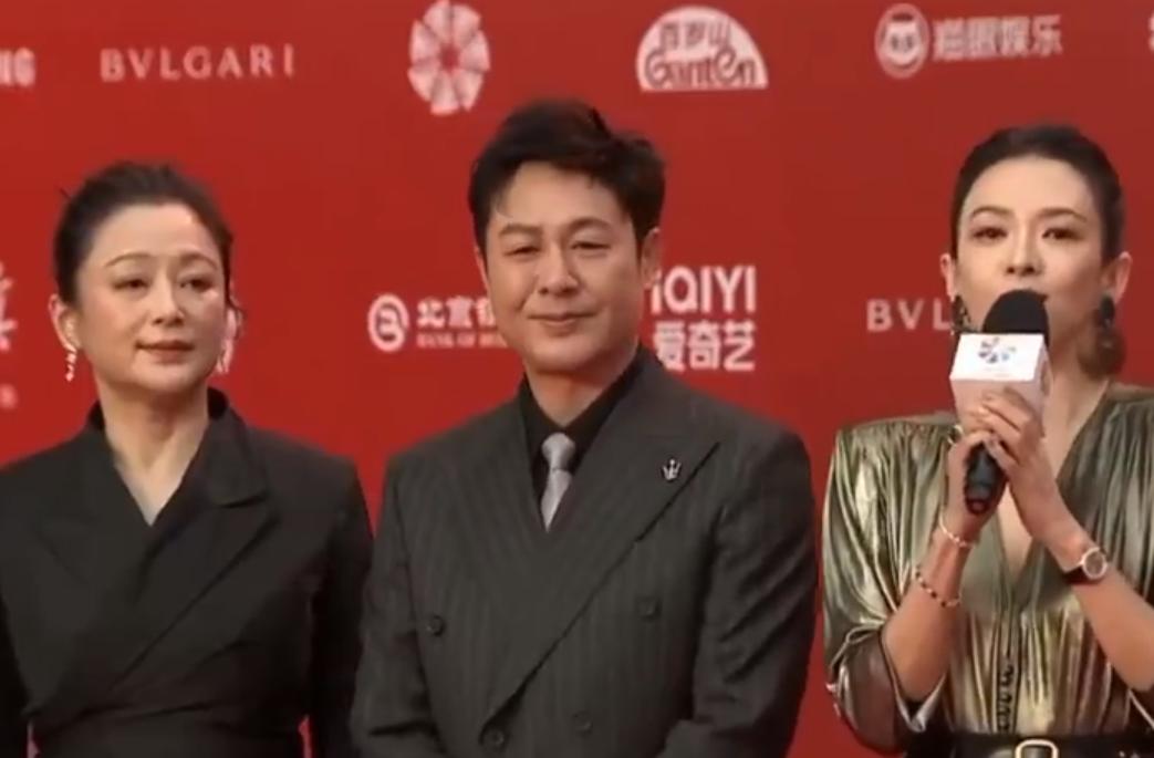 娱乐圈里，人红了是种什么样的体验？
张颂文曾经混了20年，长期无戏可演，更别说要