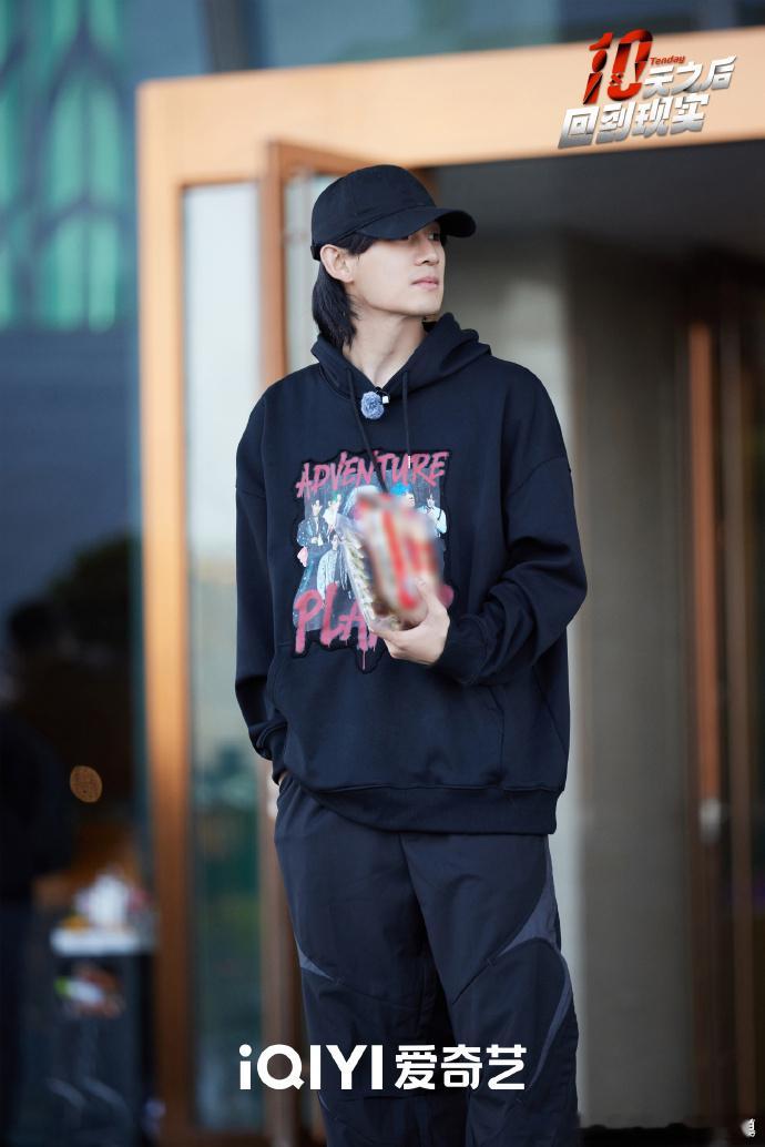 十天之后回到现实设计的内容也是相当的亮眼，解谜游戏的时候是真的相当烧脑，无数次暂