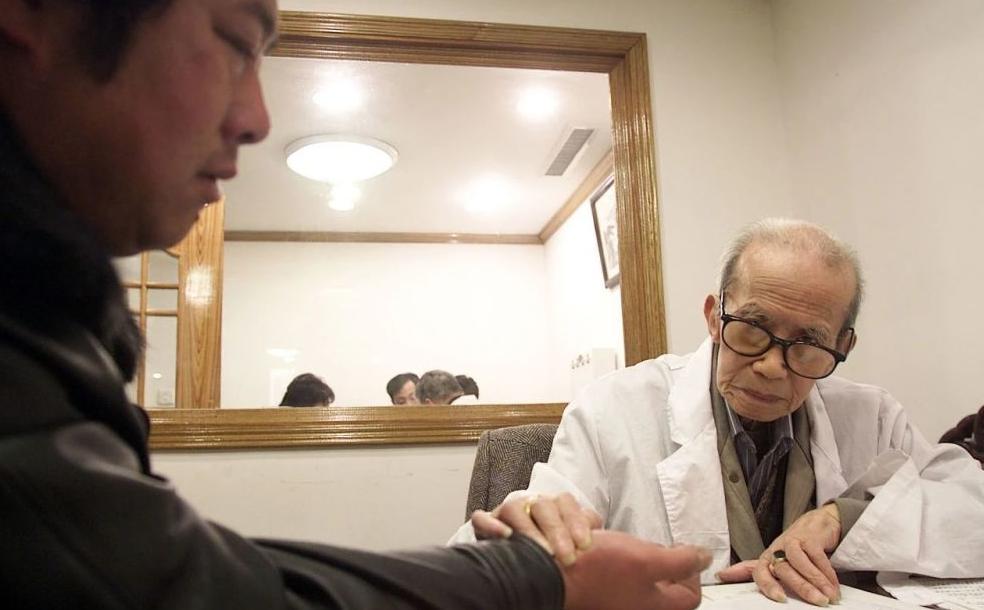一位老中医说得很实在：“你跑步锻炼再多，三餐吃得再贵、睡眠睡得再好，都不如不生气