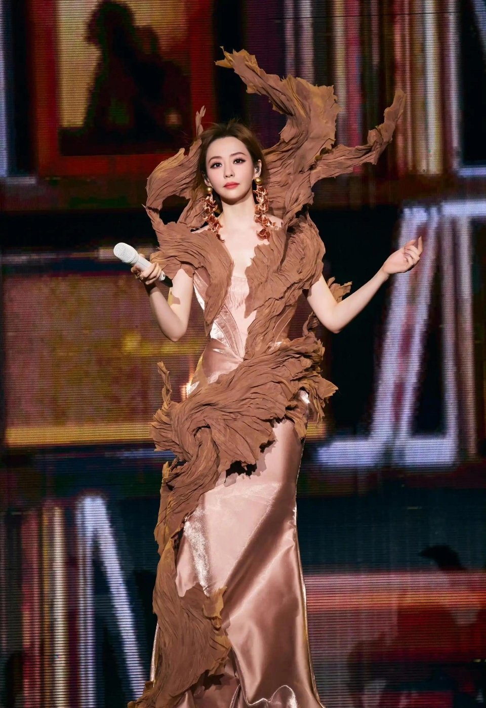 不少网友呼吁，浪姐下一季，是否该向张靓颖抛出邀约？ ​​​