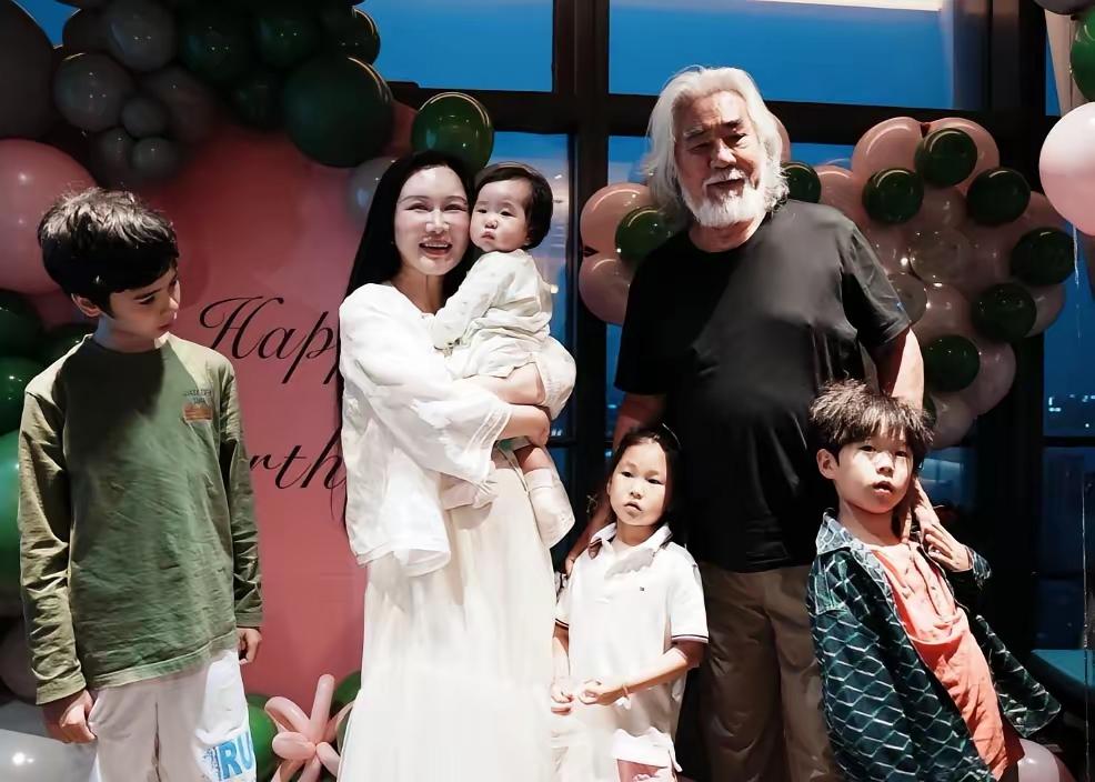 打脸了吧，杜星霖回应与张纪中的婚姻“没有爱情”
张纪中 杜星霖 公众人物，请别晒