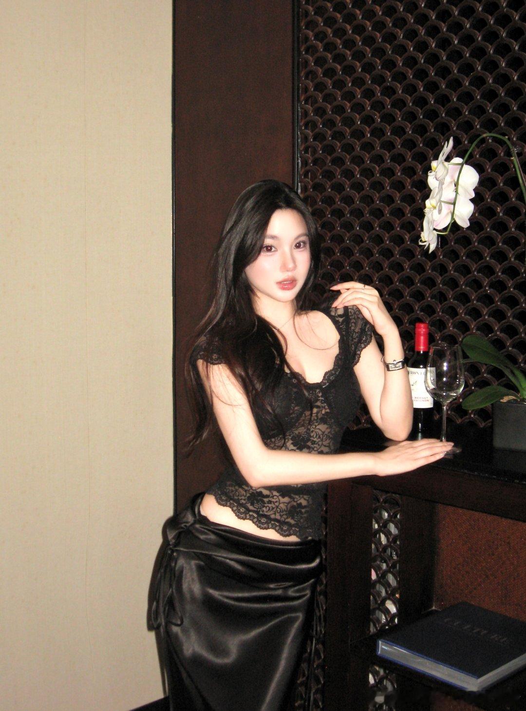 我什么样 女人味就什么样🥀没错！又是我爱的蕾丝真的谁穿都能美得很轻松的程度搭配