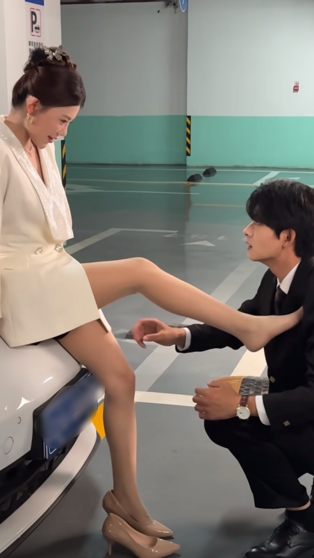 千亿女总裁爱上男司机？ ​​​