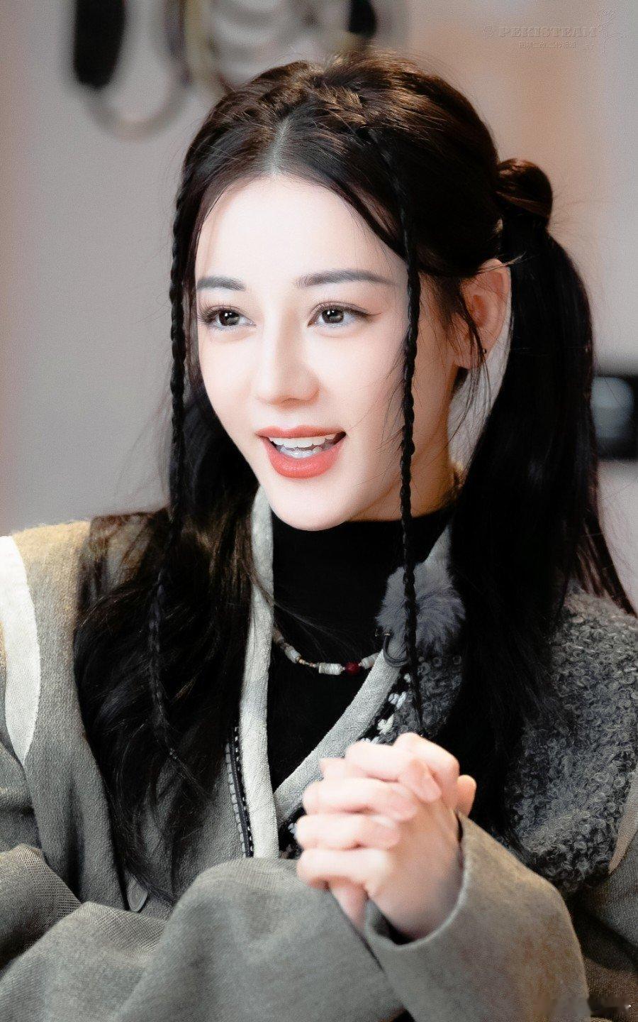 我唯一磕过剧里的cp是凤九和帝君 唯一磕过的真人cp是迪丽热巴和盈椿吟 