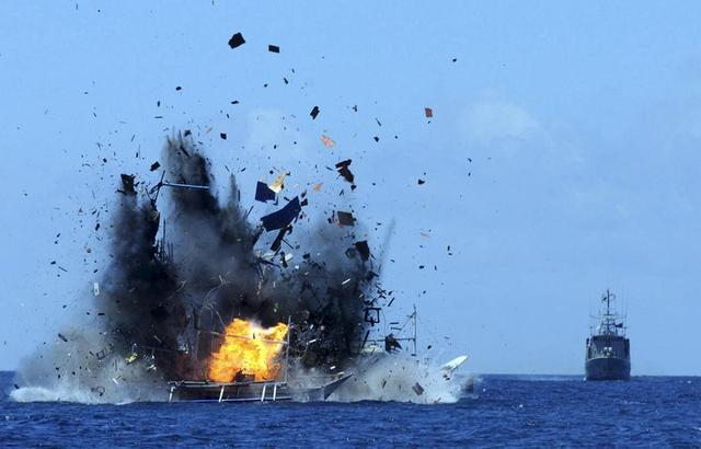 就在全世界的目光，都集中在美国和伊朗对霍尔木兹海峡实施封锁的时候，伊朗亮出了一张