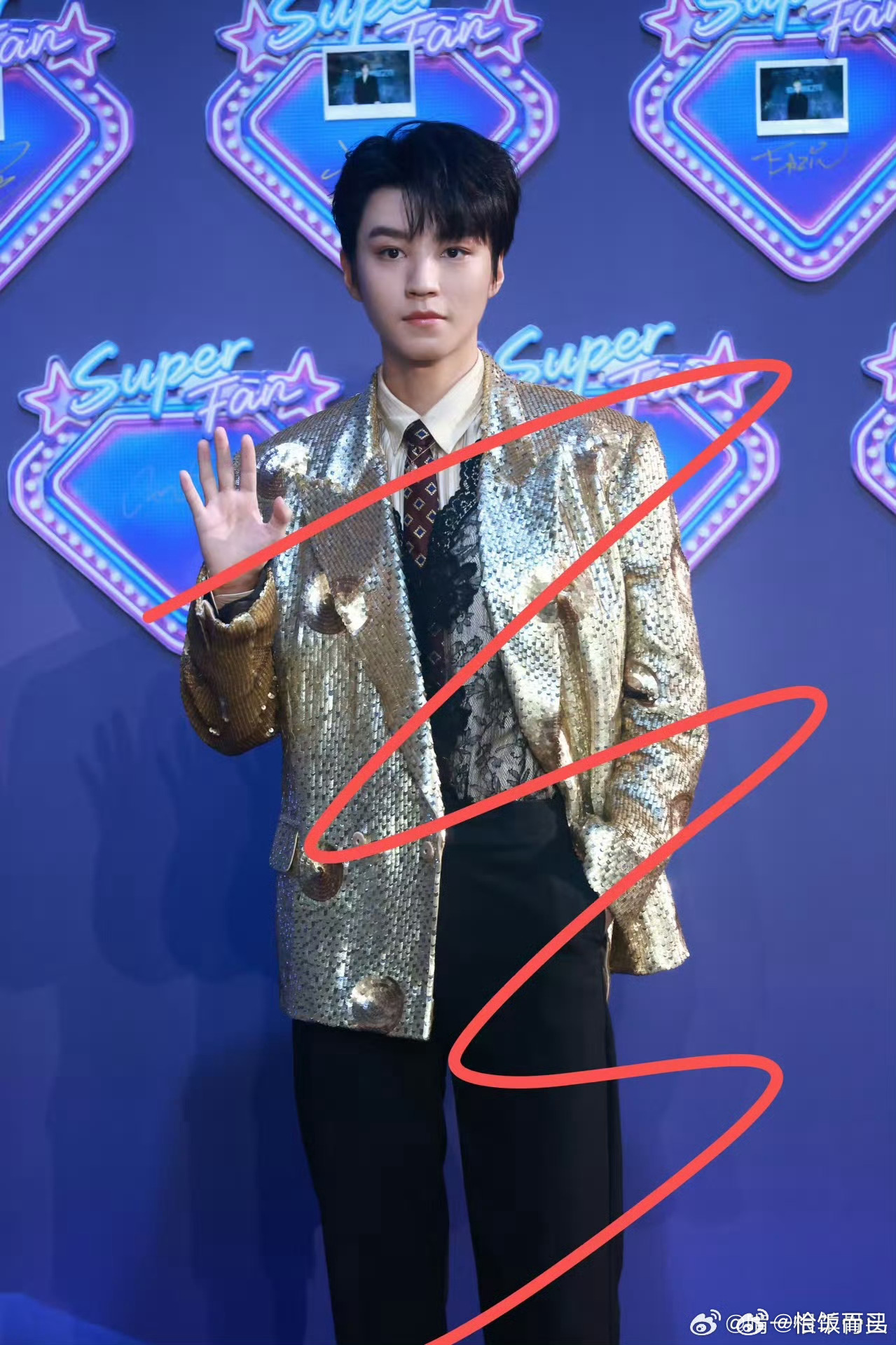 王俊凯的纯生图就帅的很轻松了