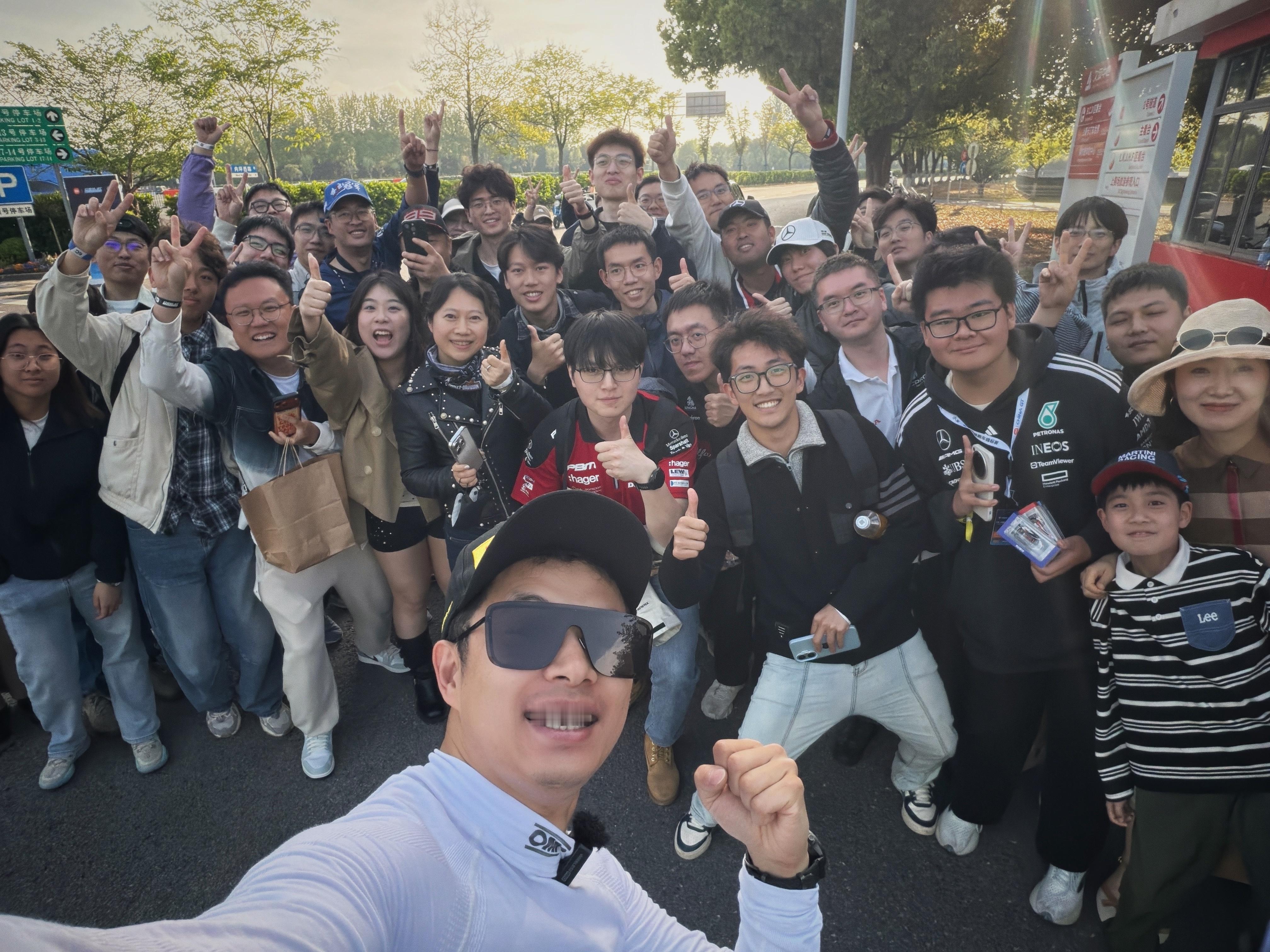 到机场了，谢谢大家！欣哲频道冠军之路 上海·虹桥机场二号航站楼