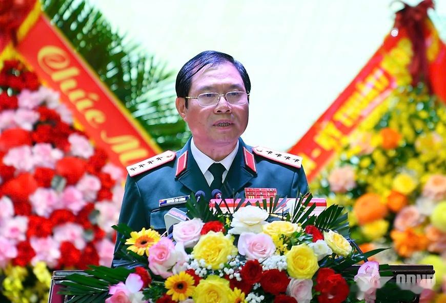 2025年8月20日下午，越南在河内国防部举行炮兵-导弹司令部（Bộ tư lệ